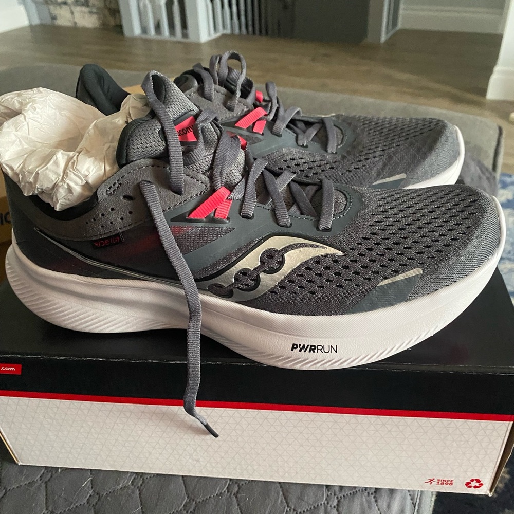 Saucony Ride 16 Women's Shoes - Shadow Gray and Pink
